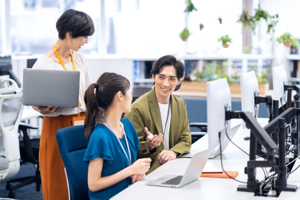 自分軸、納得できるキャリアコーチングができるCalmee（カーミー）でクライアント皆様で将来に関して話している