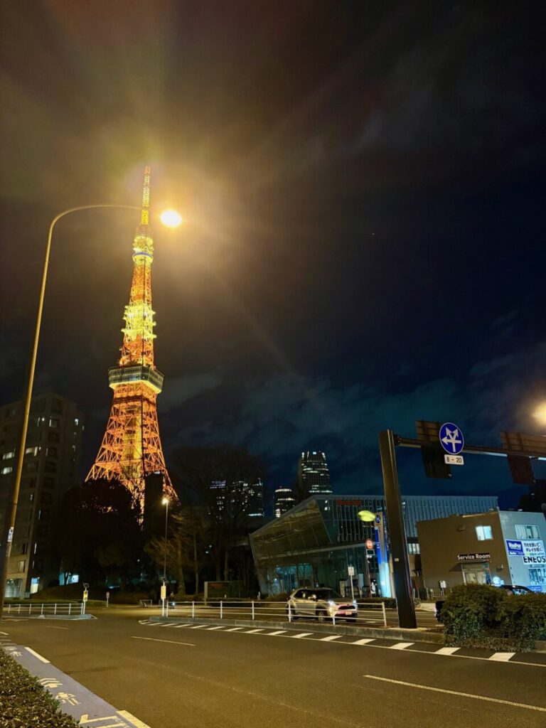 東京タワーと都心の夜景 - アラフォー以降の住まい選択とキャリア設計を考える30代後半40代前半向けライフスタイル提案コラム用画像